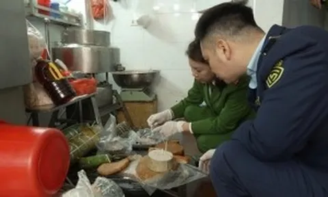 Hà Nội: Triệt phá cơ sở sản xuất và bán ra thị trường 300 tấn giò chả chứa hàn the