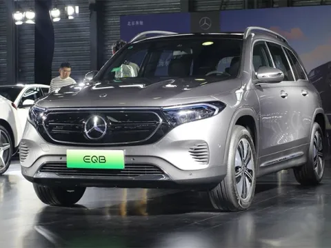 Mercedes triệu hồi hơn 12.000 xe điện do nguy cơ cháy pin